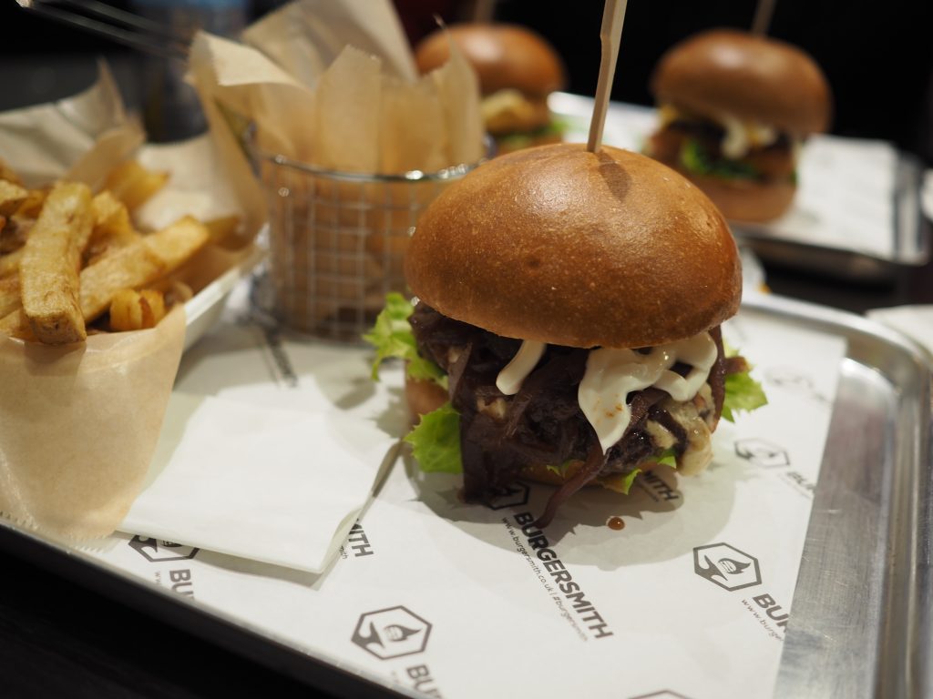 Burgersmith-Twickenham-Blue-and-Red-burger