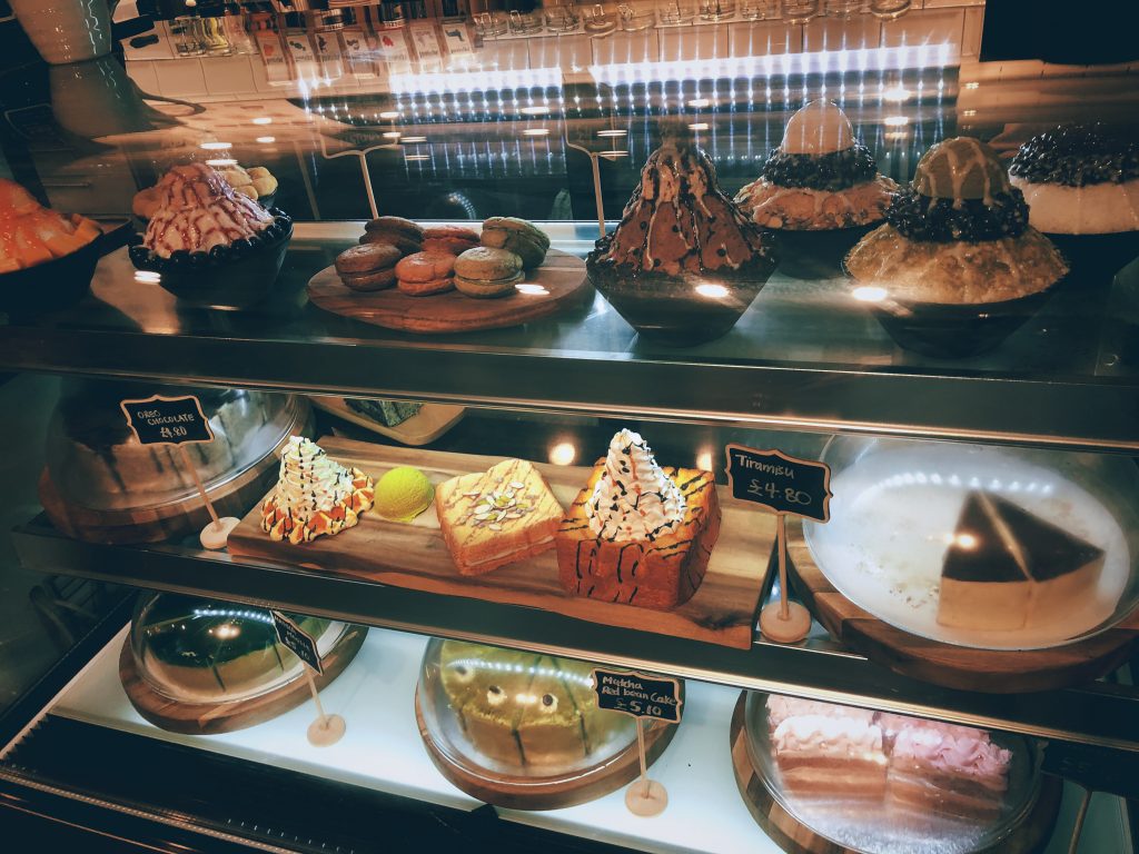 aza-Cafe-Soho-cakes-display