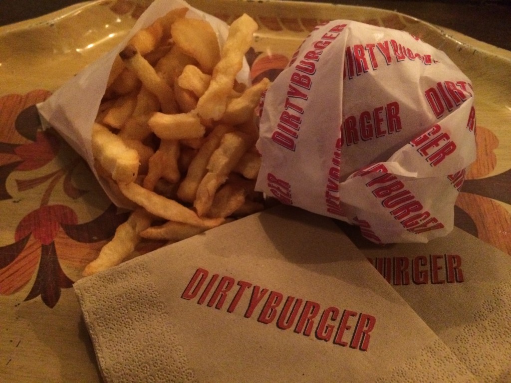 Dirty Burger - Cheeseburger and crinkle cut chips