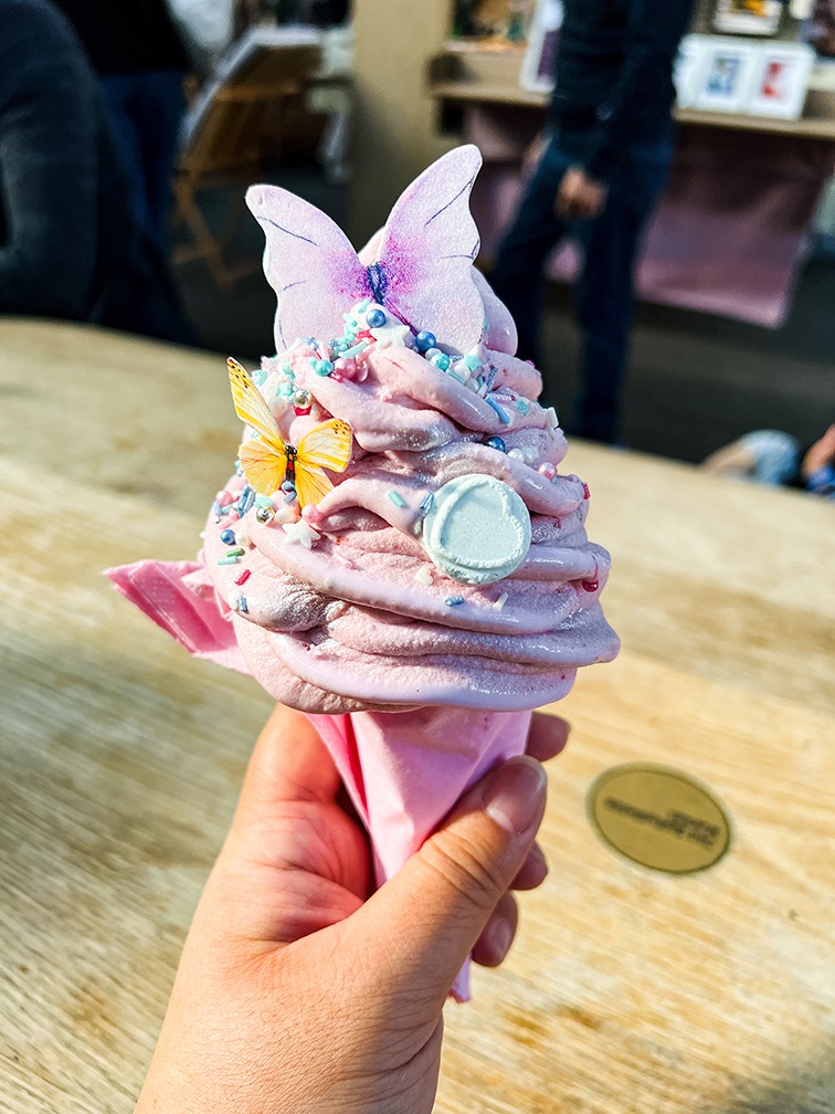 Taylor Swift swiftie special The Real Fruit Ice Cream