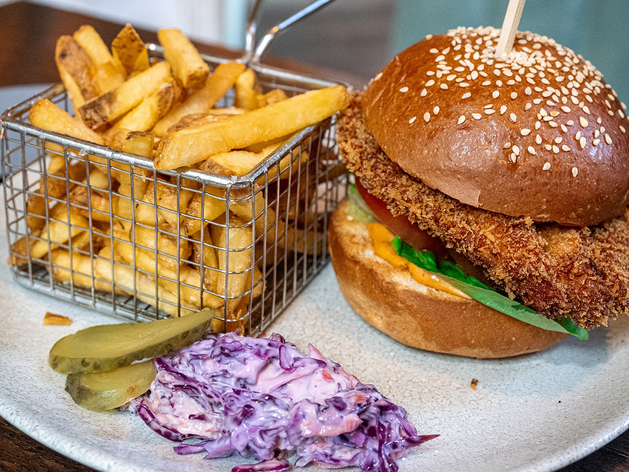 close upCrispy buttermilk chicken burger