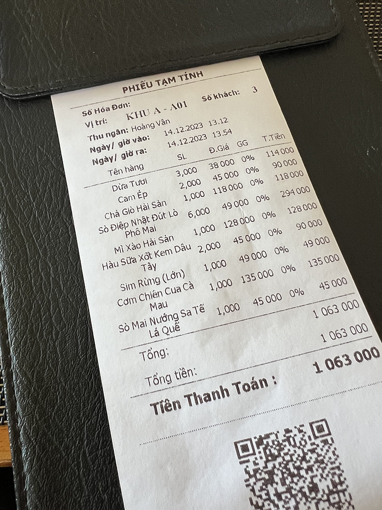 Xin Chào seafood restaurant bill