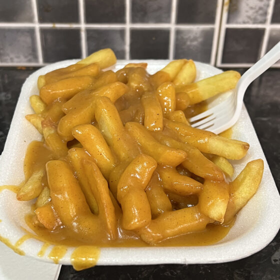 curry sauce on chips Rainbow English and Chinese