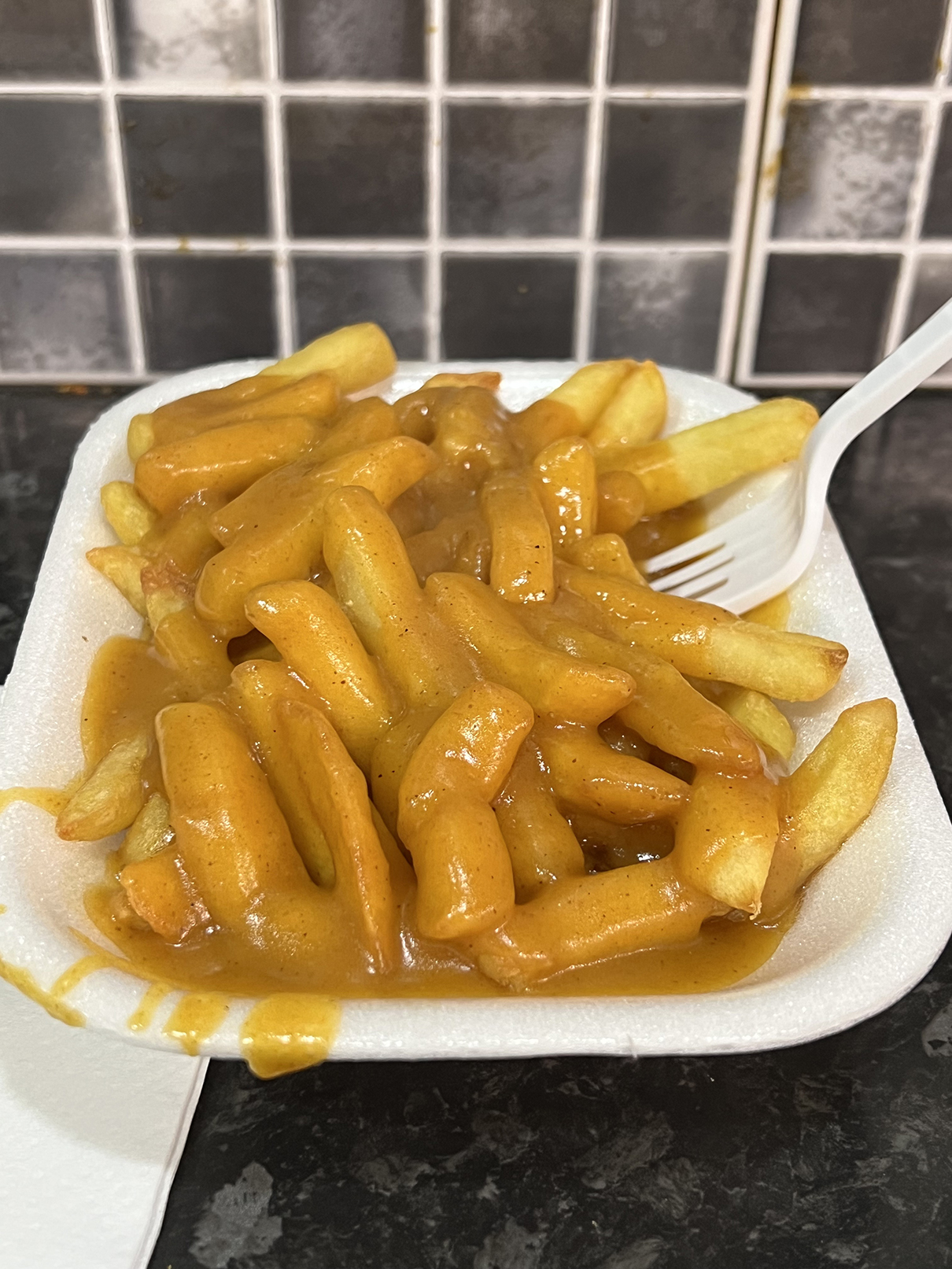 curry sauce on chips Rainbow English and Chinese