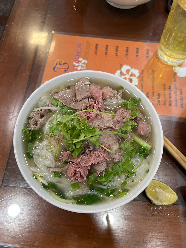 Bát đặc biệt