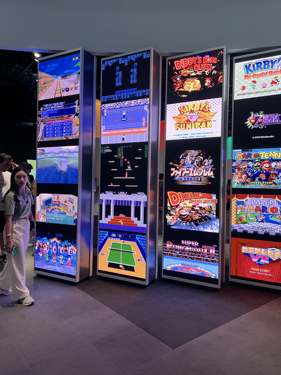 Nintendo games display