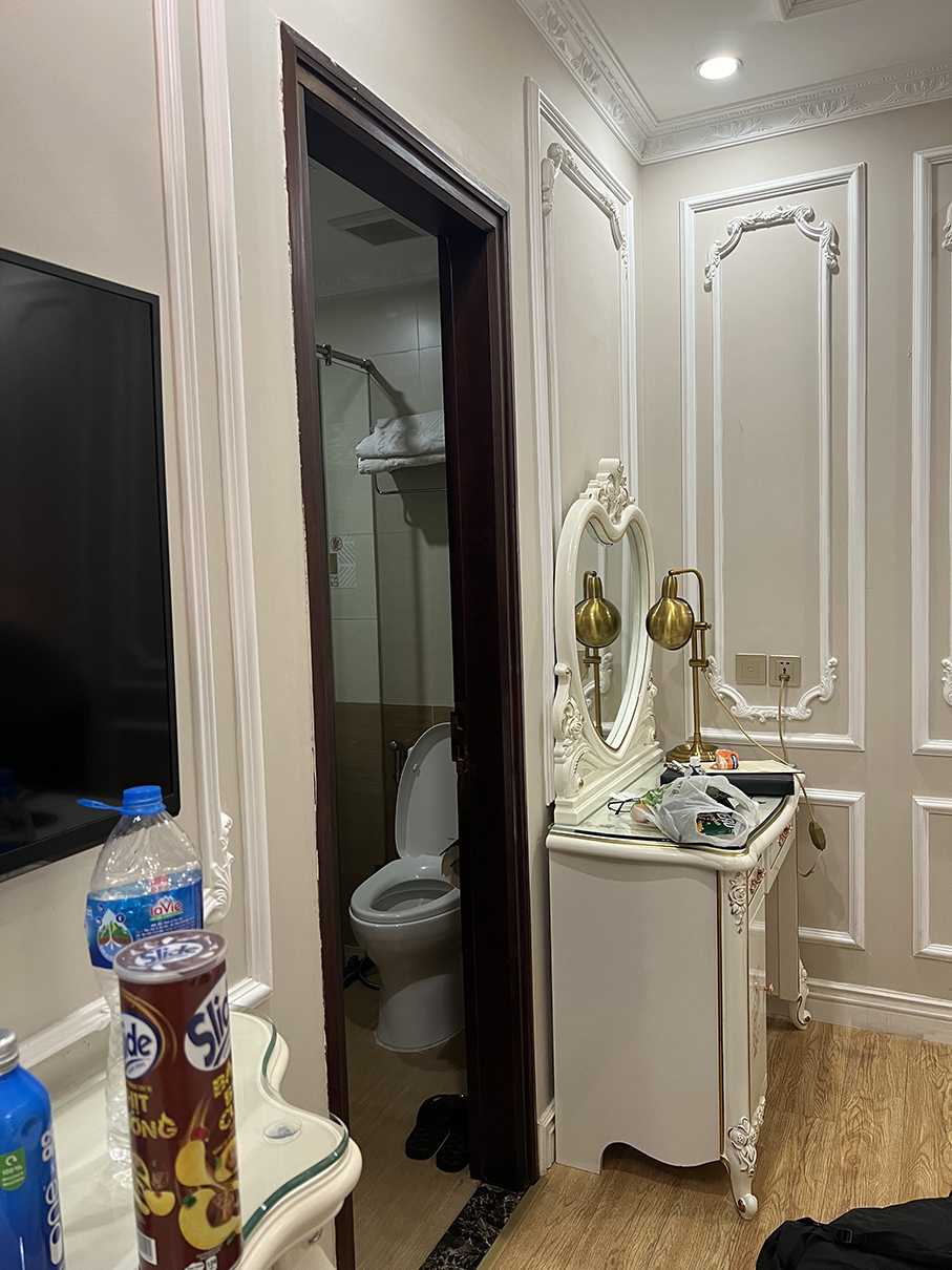 Royal Holiday Hanoi room interior