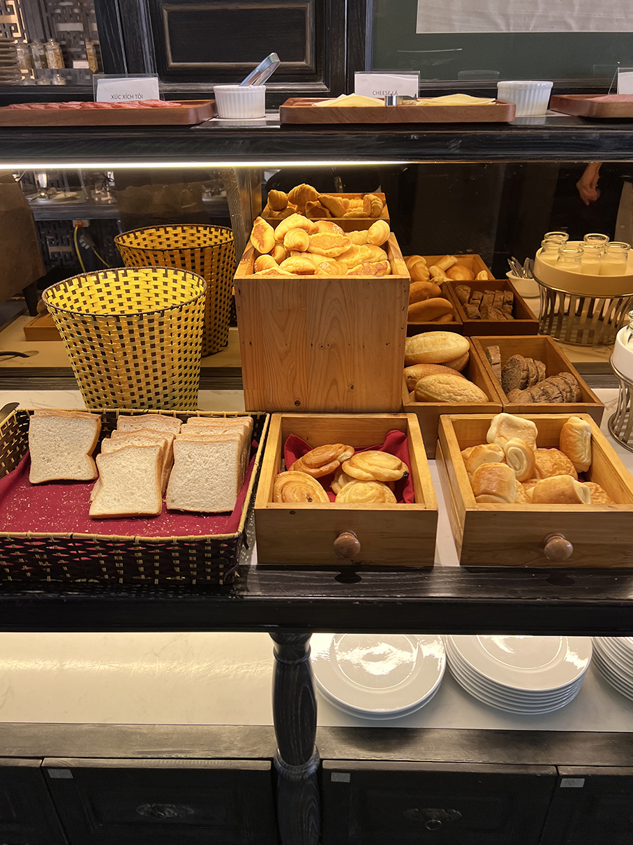 Shining Central Hotel breakfast buffet