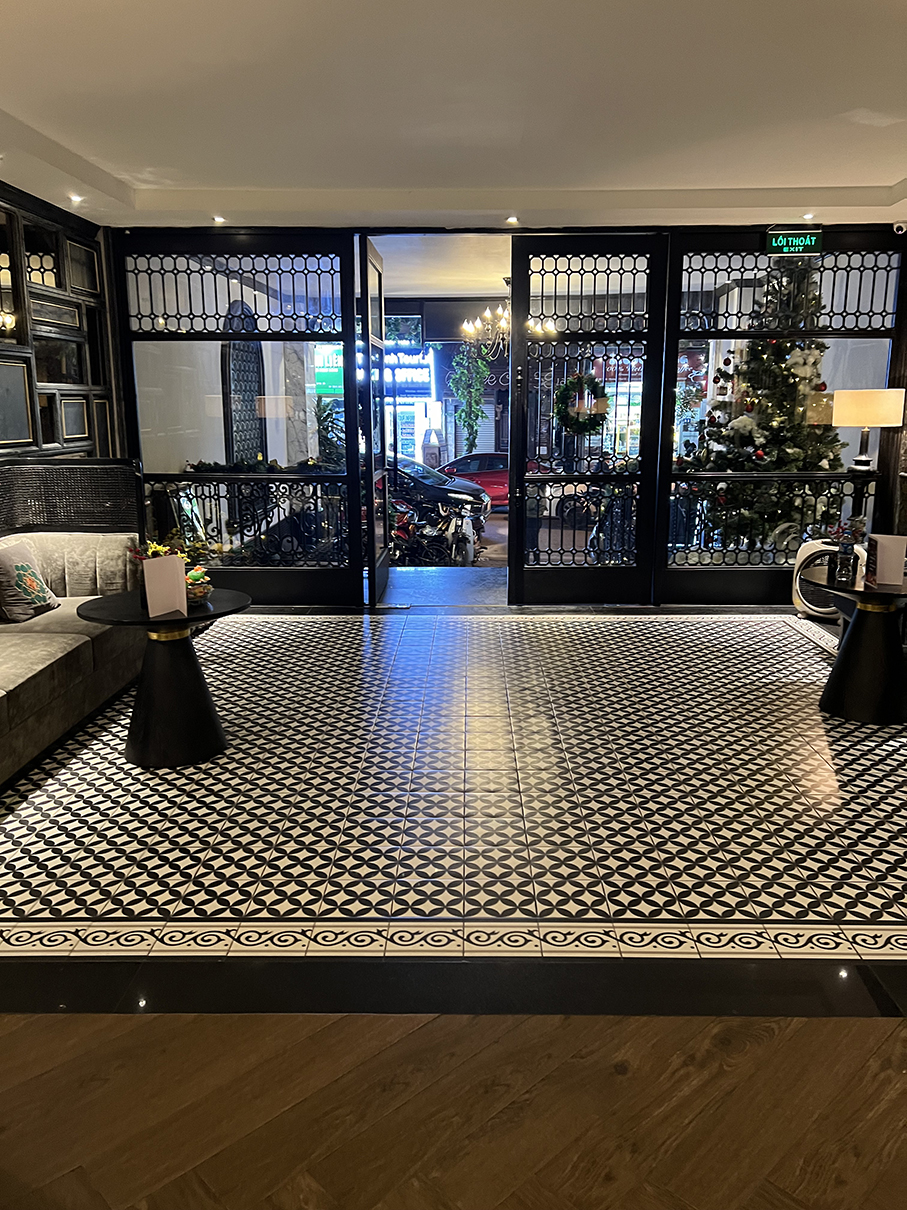 Shining Central Hotel front