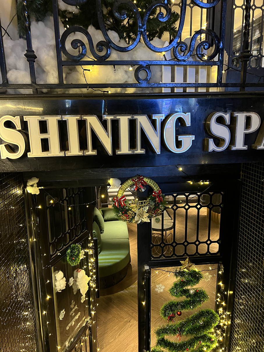 Shining Spa front
