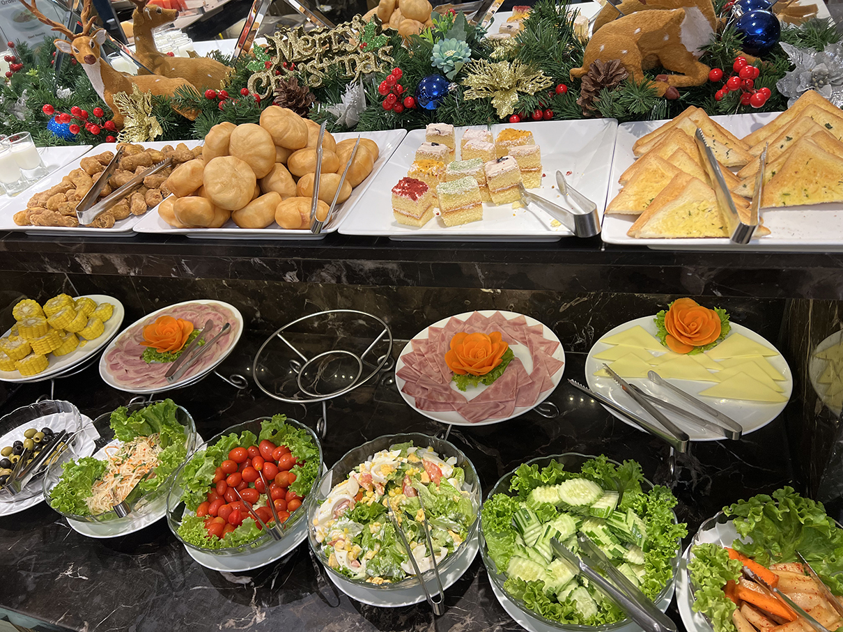 Splendid Central Hotel & Spa breakfast buffet options