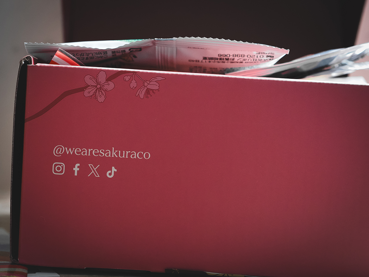 side packaging for wearesakuraco